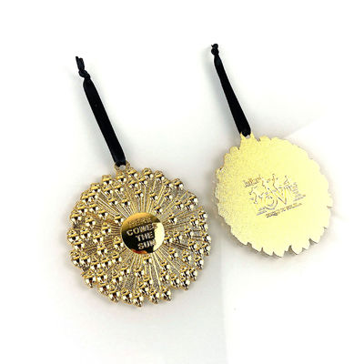 Beli Perhiasan Berkilau Emas BEATLES Event Ornamen Sandblasting Dekorasi dengan Kotak Handmade Velvet pembuatan online