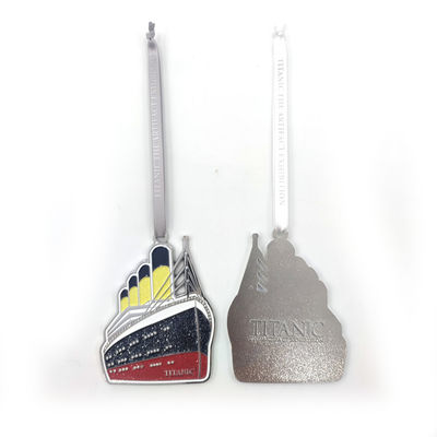 Beli RMS Titanic Souvenir Special Medal Pendant Desain Terukir dan Tergores dan Lubang Pita Terbentuk pembuatan online