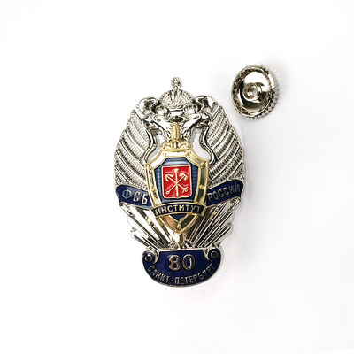 Beli Custom 3D Pin Badge Cut Out Screw Advanced Manufacturing Kerajinan terampil untuk mengakui prestasi pembuatan online